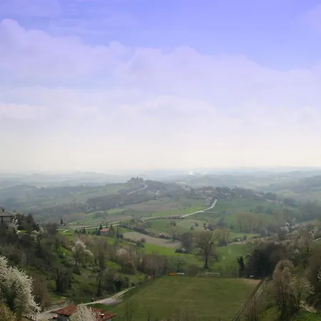 Cascina Vignole * Montafia