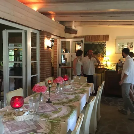 Cascina Vignole مزرعة للإقامة Montafia