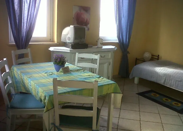 Cascina Vignole * Montafia