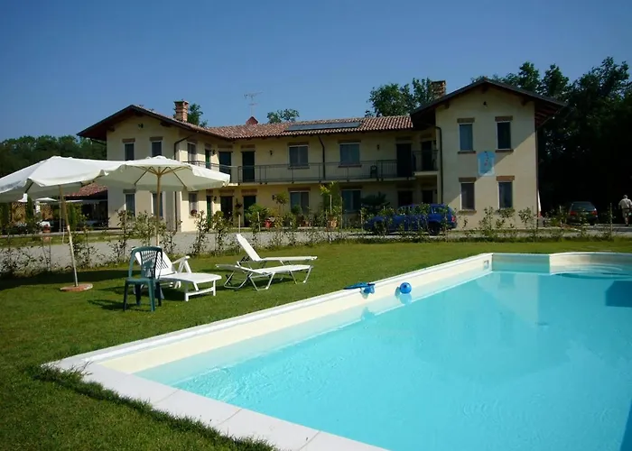 בית חווה Cascina Vignole Montafia