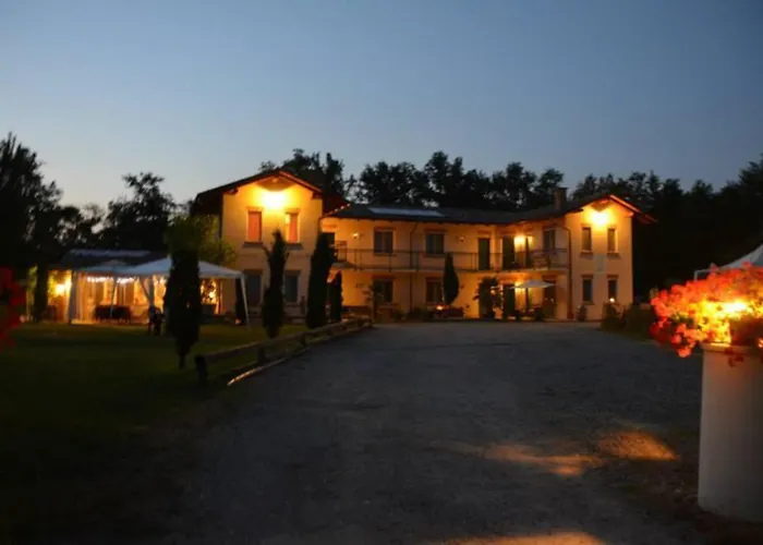 Cascina Vignole * Montafia